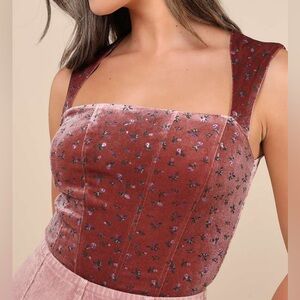 Lulu's Mauve Floral Velvet Square-Neck Cut Out Top